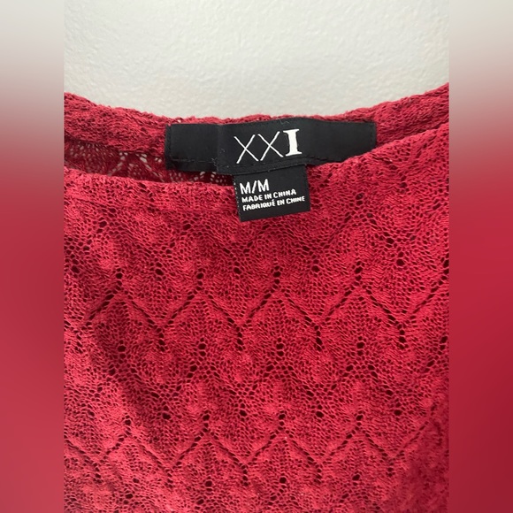 Forever21 - Beautiful wine red short sleeve shirt out of lace-style fabric π·β€οΈ - Picture 2 of 4